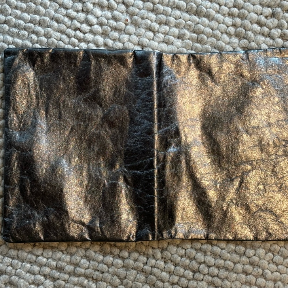 Uashamama Metallic Olive Clutch - Picture 3 of 6